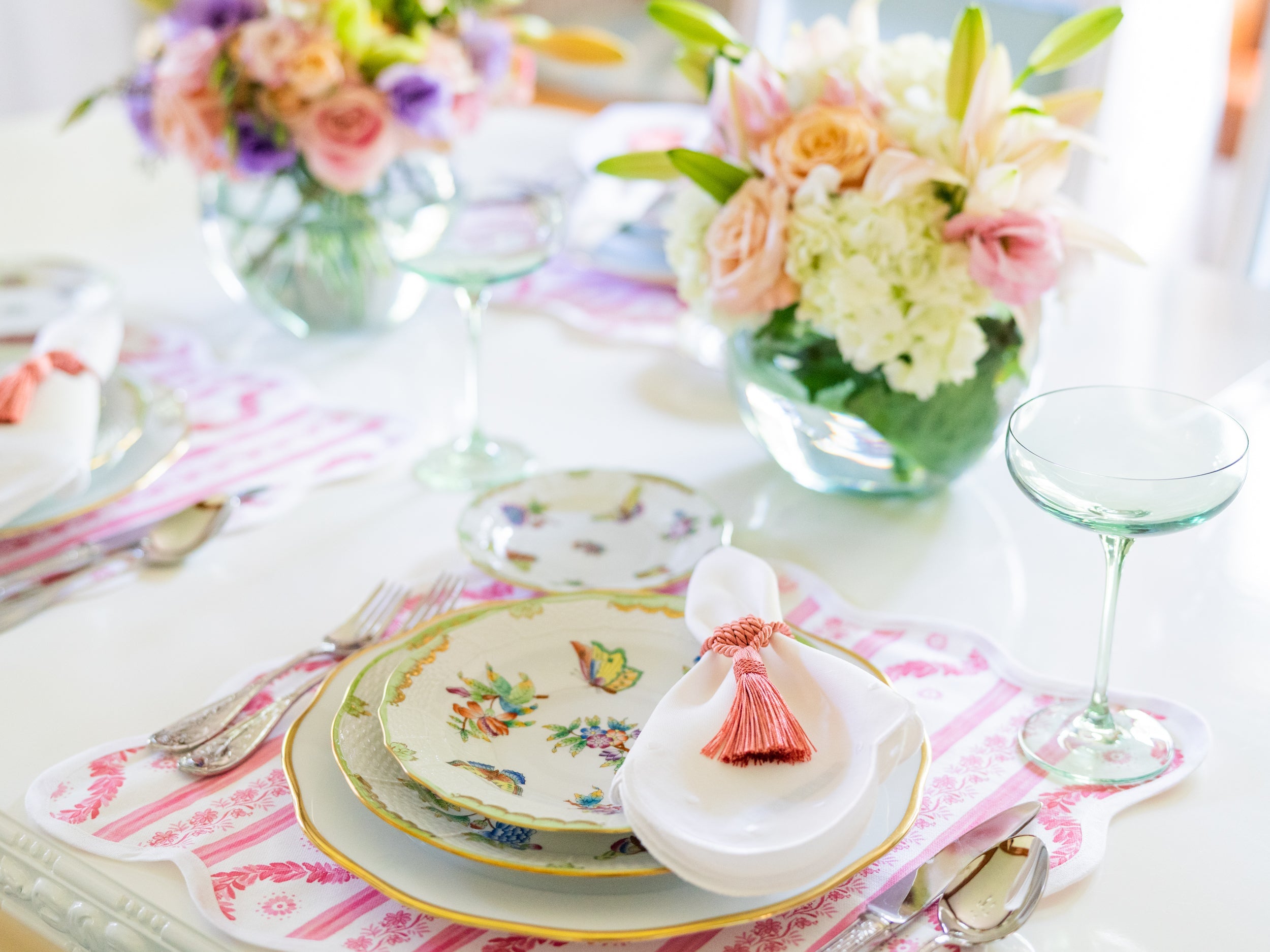 Square Scalloped Placemat | Boxwood Garden - Rose