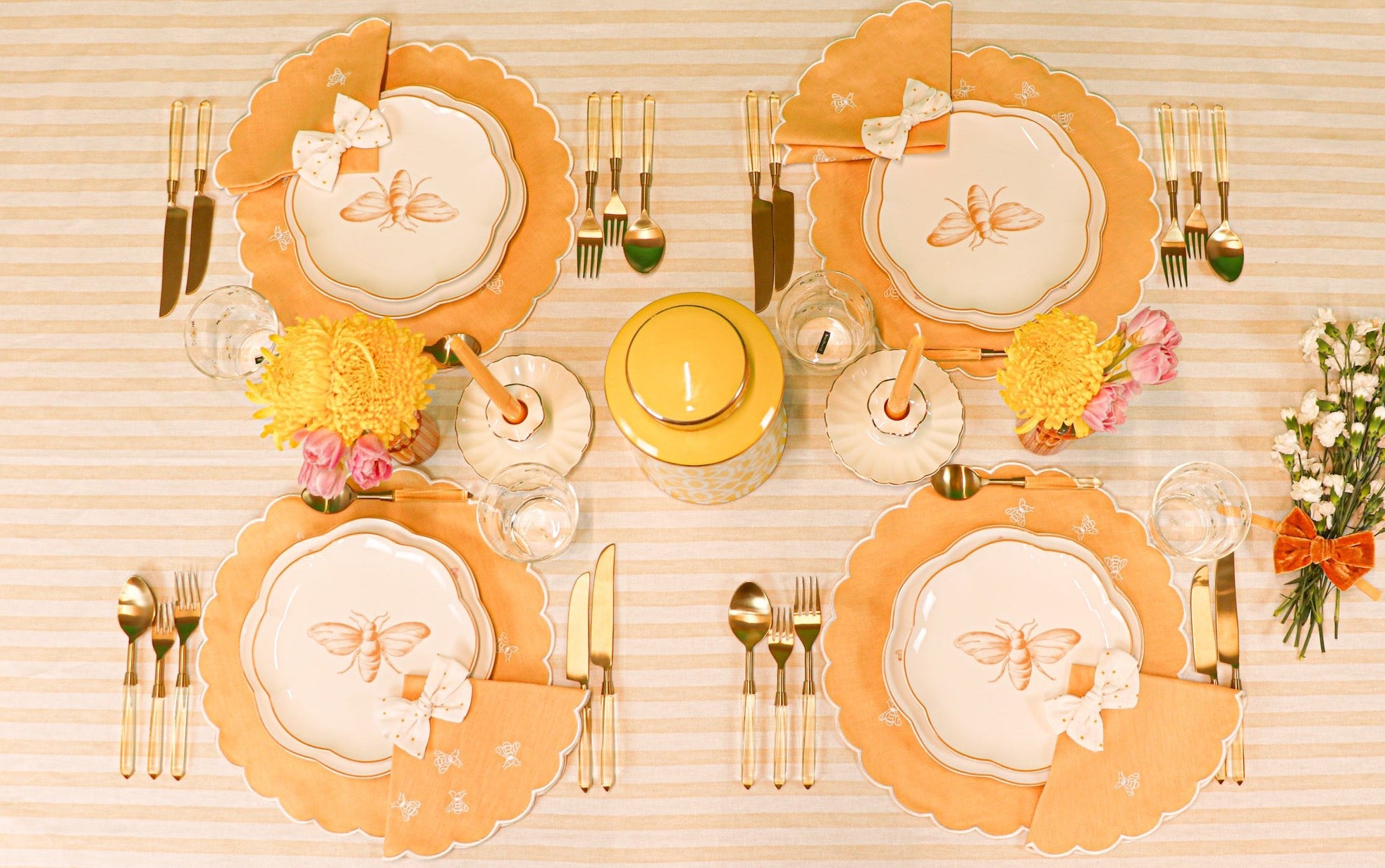 Bumble Voyage Napkin - Set of 4 Napkins Ro'Table