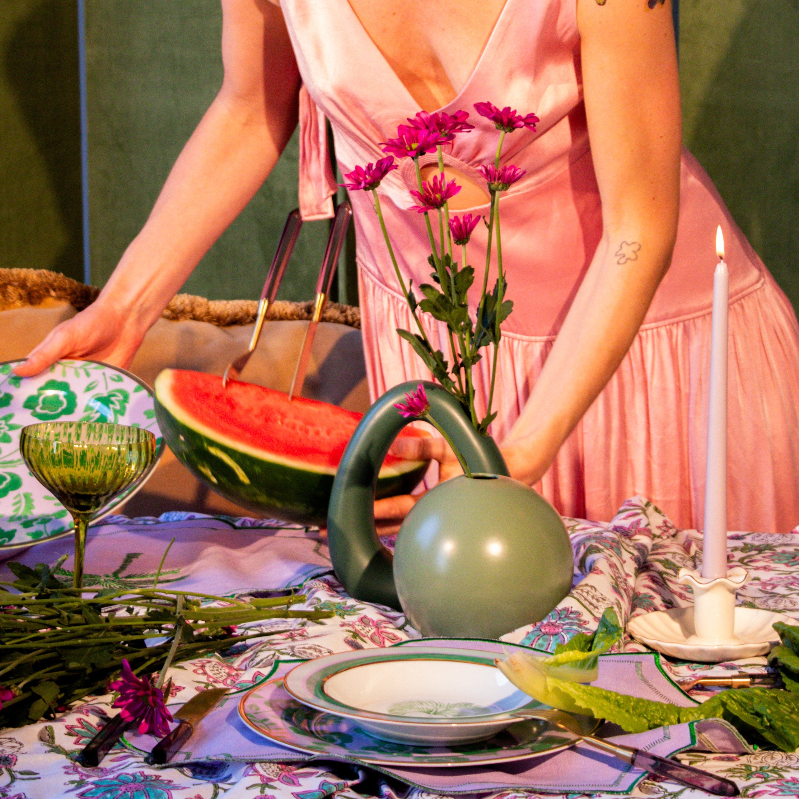 Decade Navette Vase Ro'Table