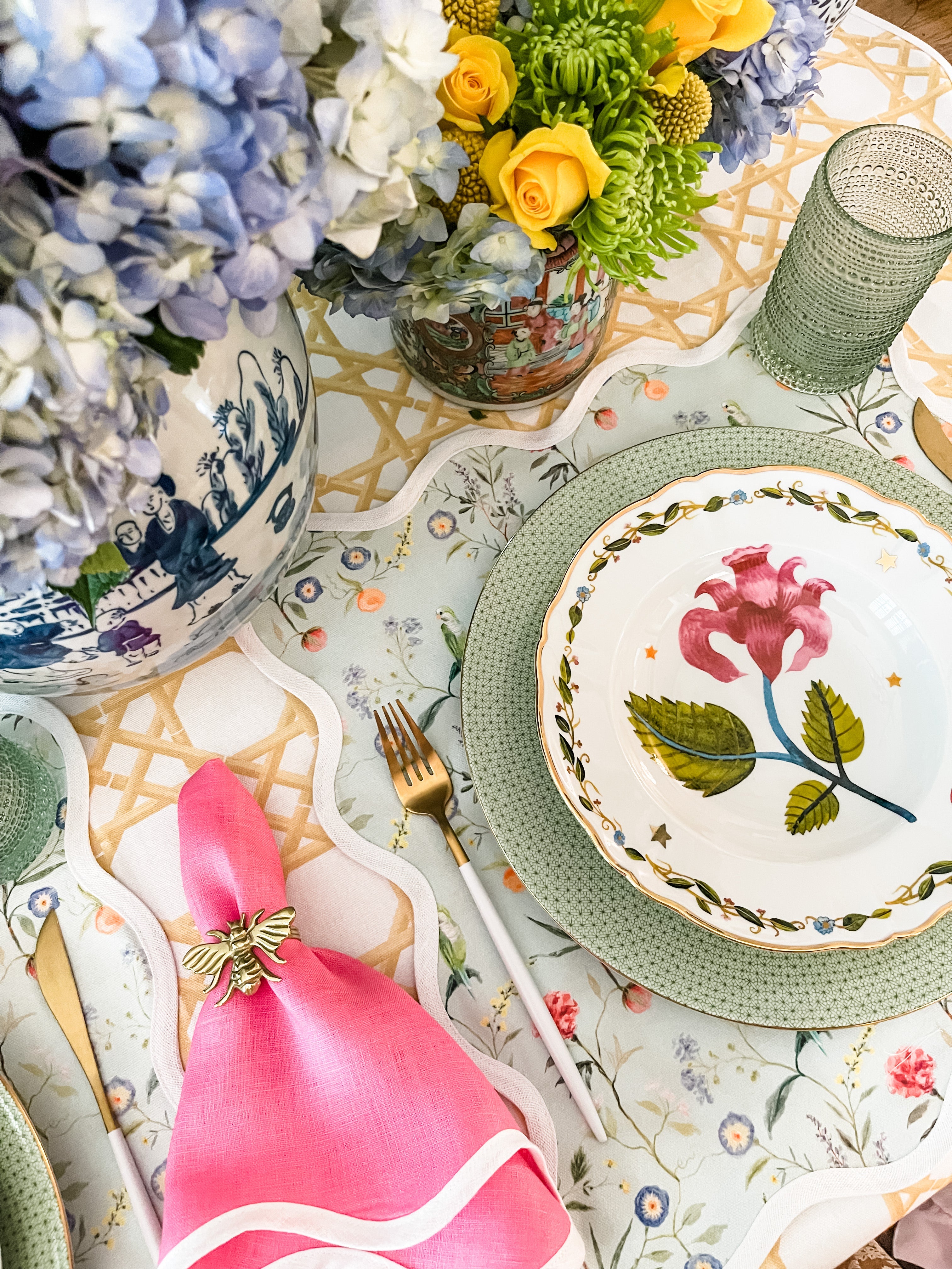 Square Scalloped Placemat | Jardin de Fleurs - Sage
