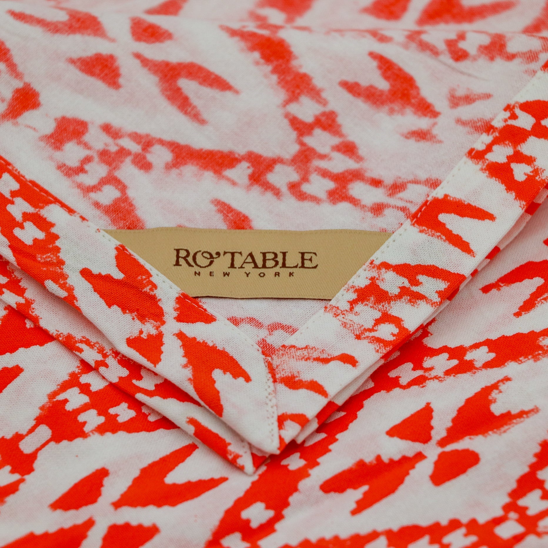 Isabella Cove Tablecloth Ro'Table