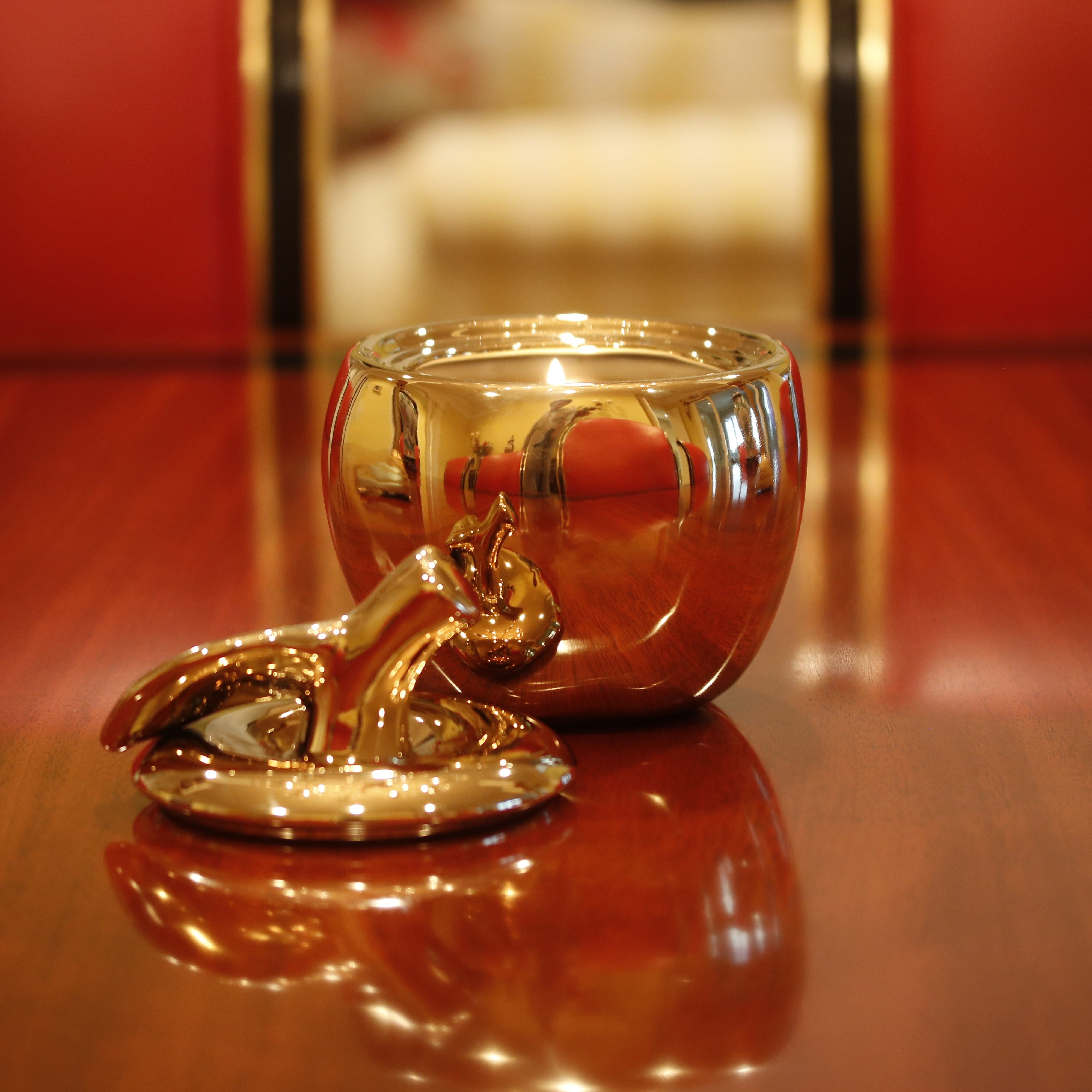 Gold Malus Apple Candle