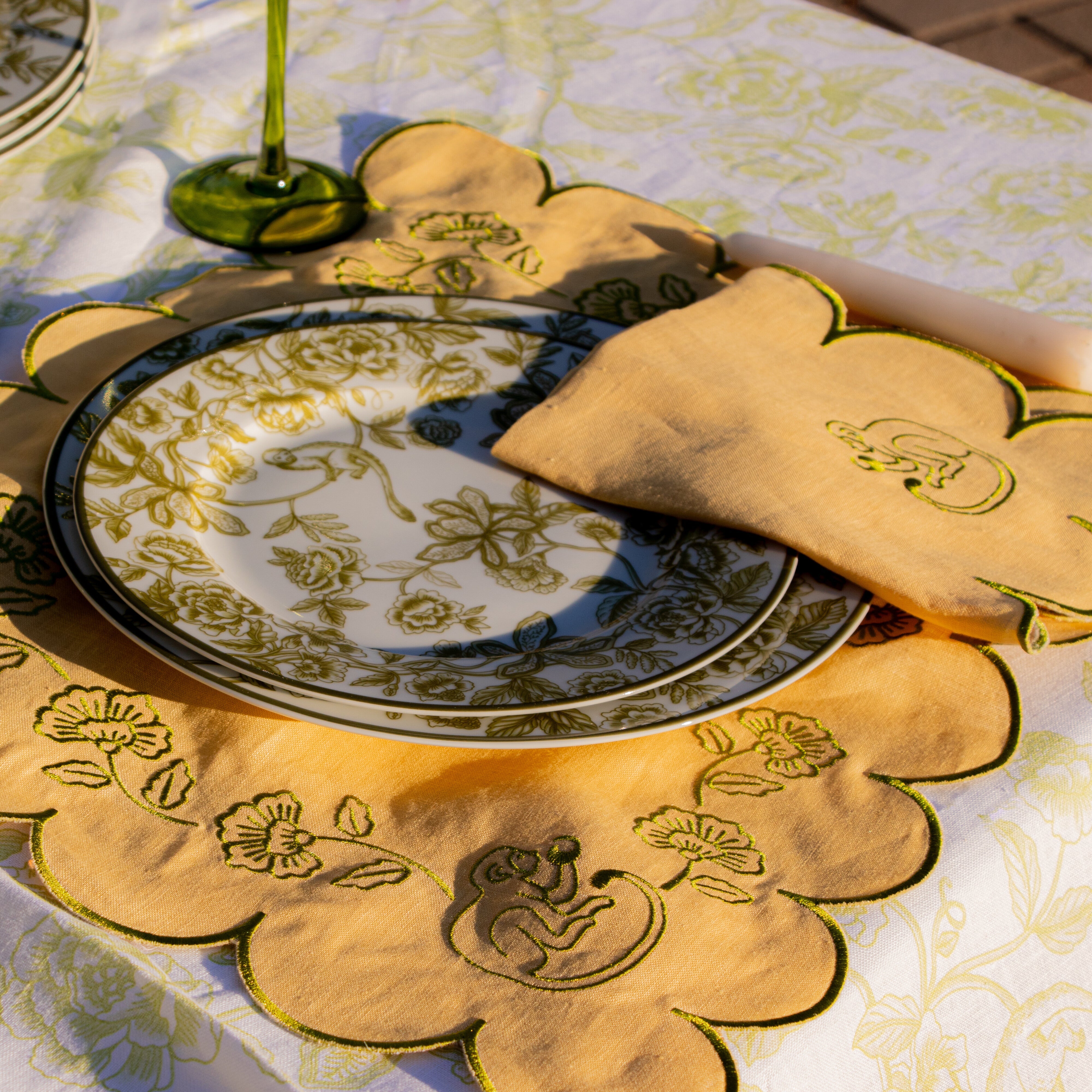 Pembroke Safari Starter Plate - Set of 4 (+1 Bonus Plate) Ro'Table