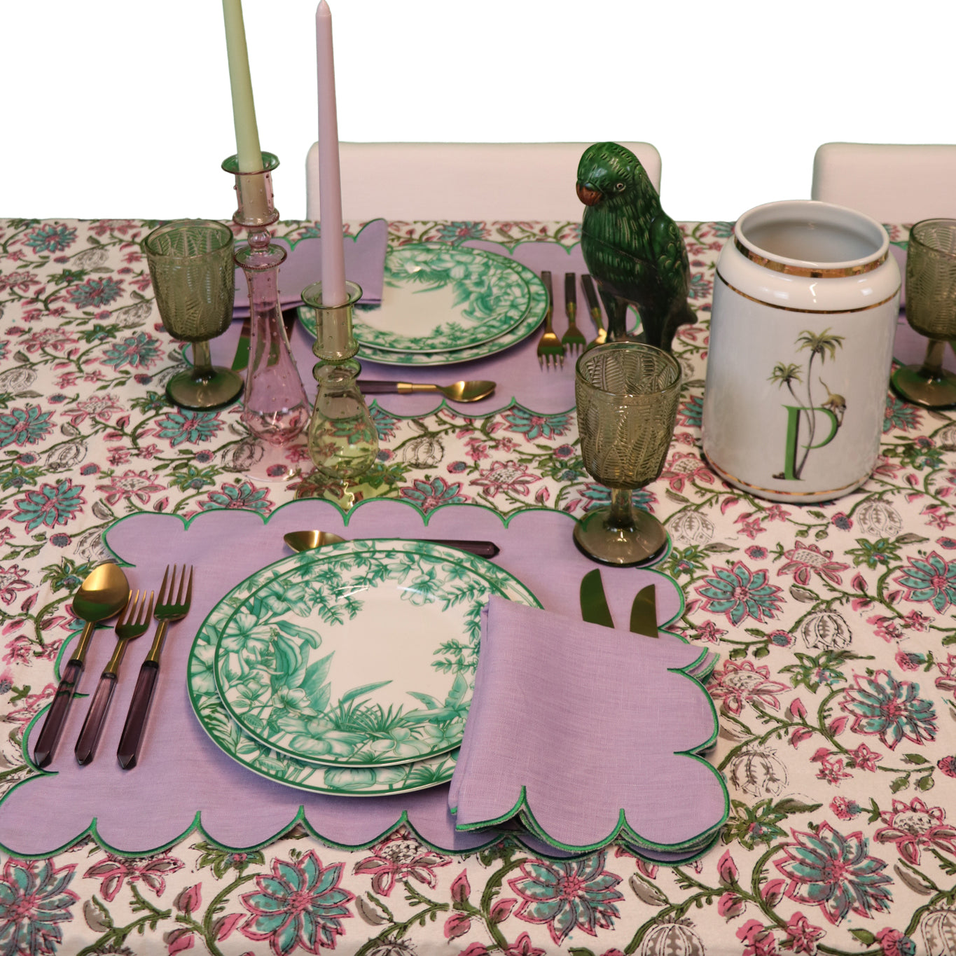 P for Primate Vase Ro'Table