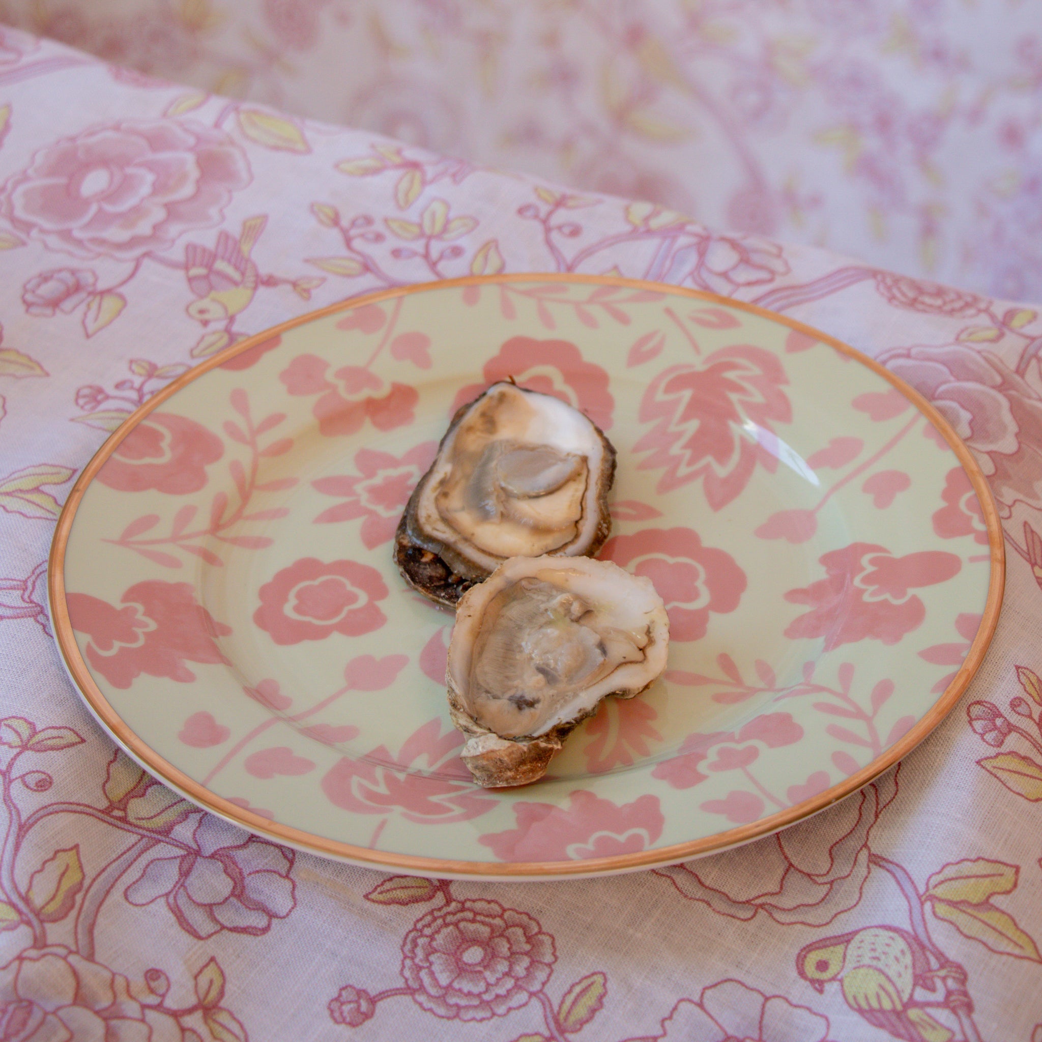 Pistachio & Lychee Leaf Dinner Plate - Set of 4 (+1 Bonus Plate) Ro'Table