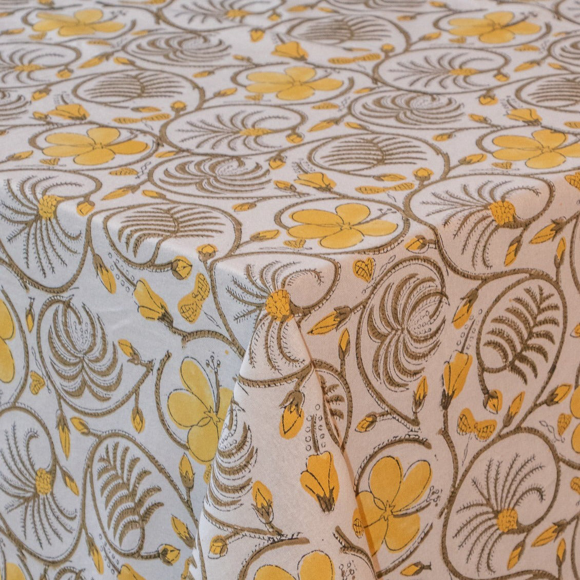 Summer of Love Tablecloth Ro'Table