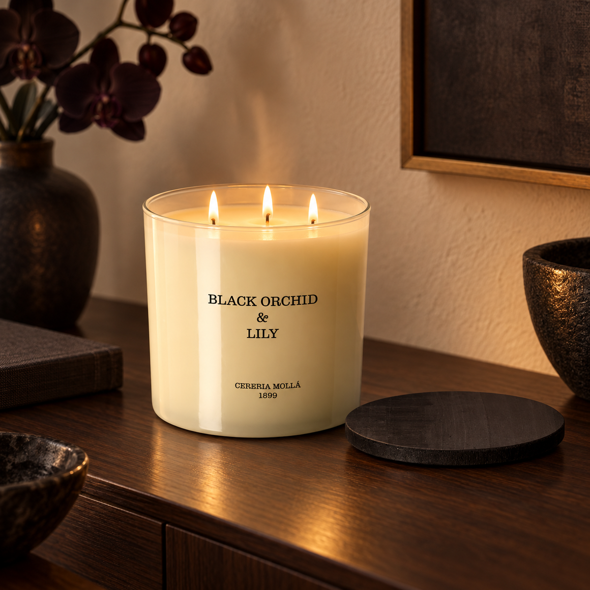 Cereria Molla Black Orchid & Lily 600 g XL candle in an elegant evening interior