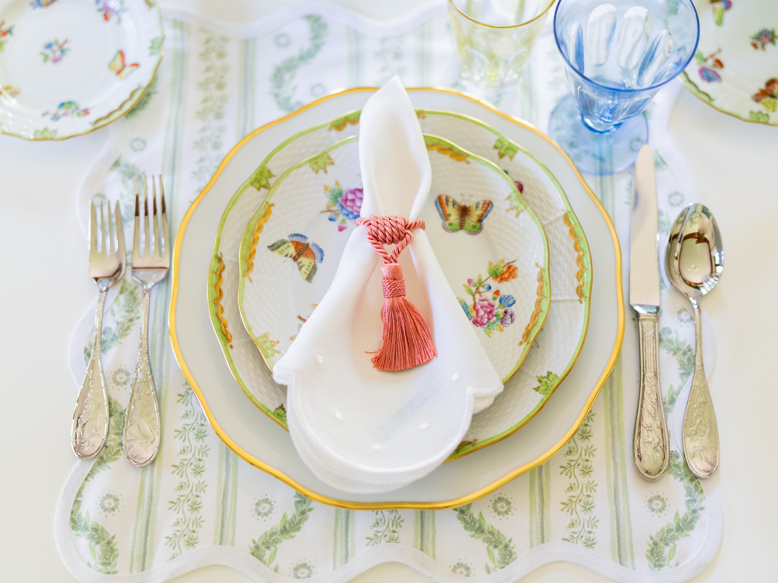 Square Scalloped Placemat | Boxwood Garden - Sage