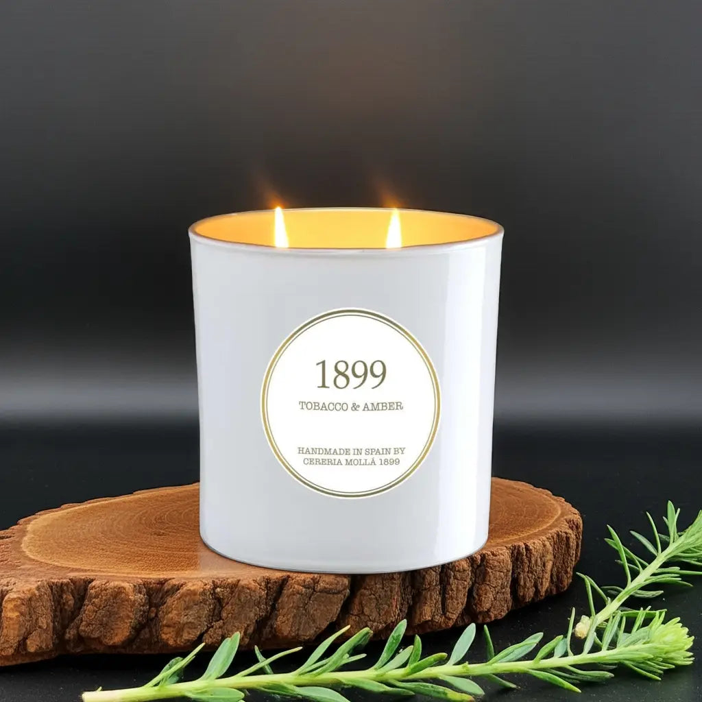 Tobacco & Amber White & Gold Premium Candle Coastous