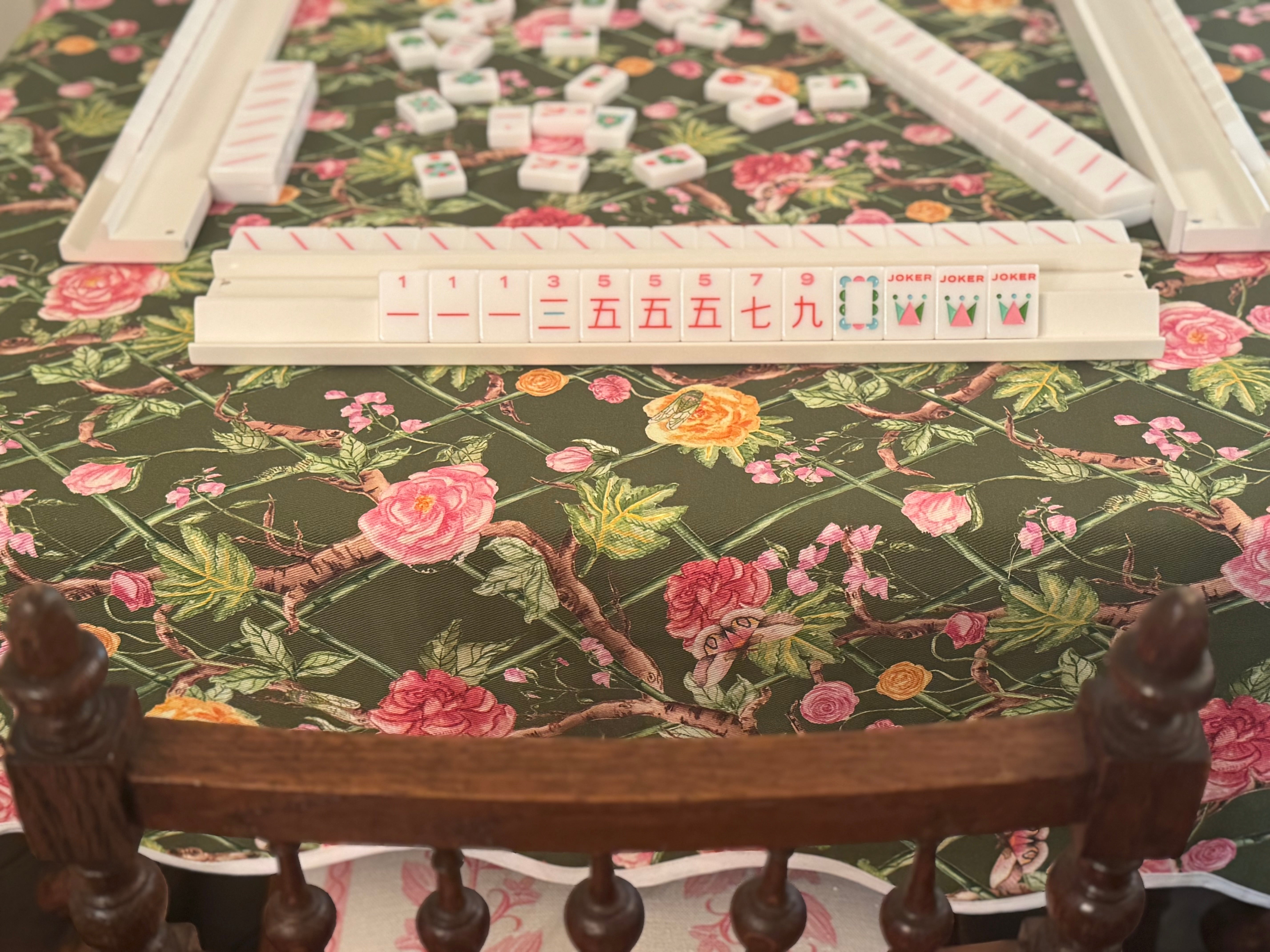 Scalloped Square Table Topper | Climbing Roses - Moss