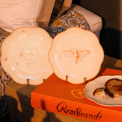 Bumble Voyage Scalloped Dinner Plate - Set of 4 (+1 Bonus Plate) Ro'Table