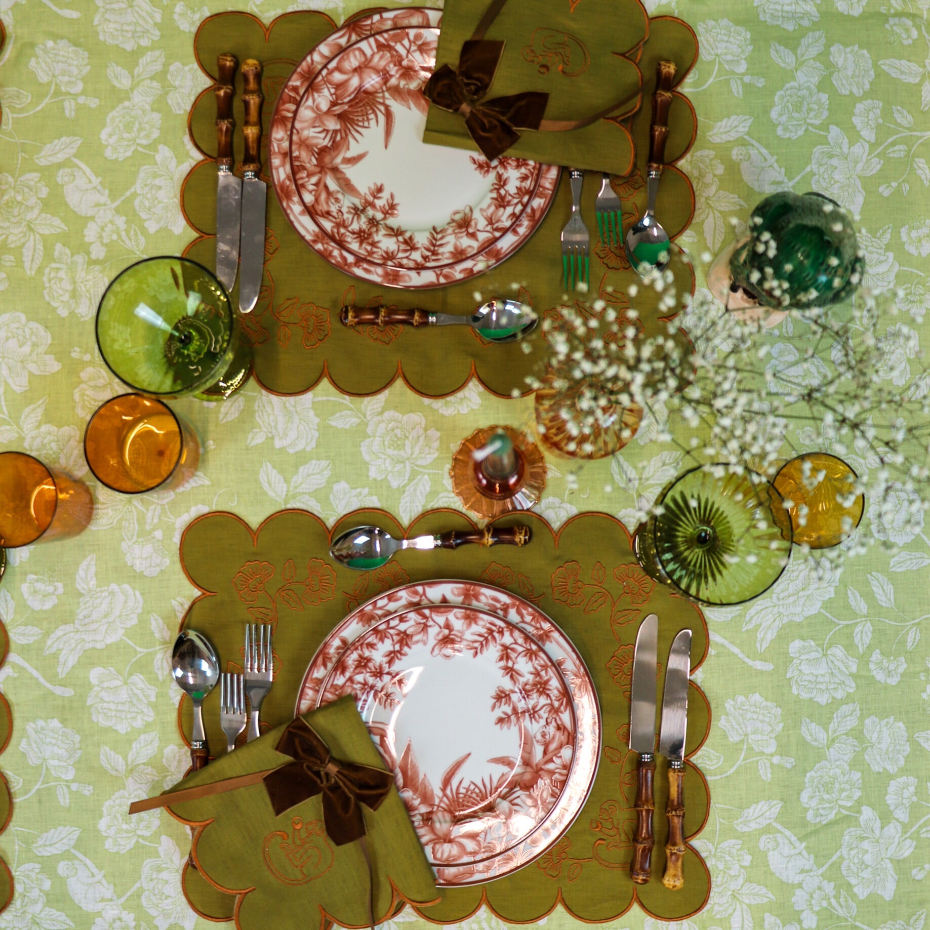 Eden Flora Parlour Tablecloth Ro'Table