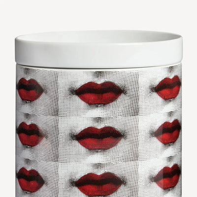Fornasetti - NEL MENTRE Scented Candle - Bocche Décor - Frutto Proibito Fragrance   