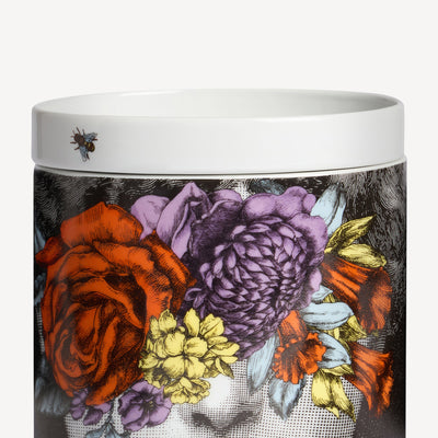 Fornasetti NEL MENTRE Large Candle – Tra i Fiore, Giardino Segreto