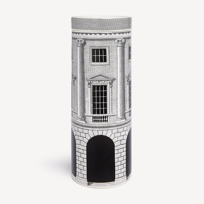 Fornasetti NEL MENTRE Tall Candle – Architettura, Immaginazione