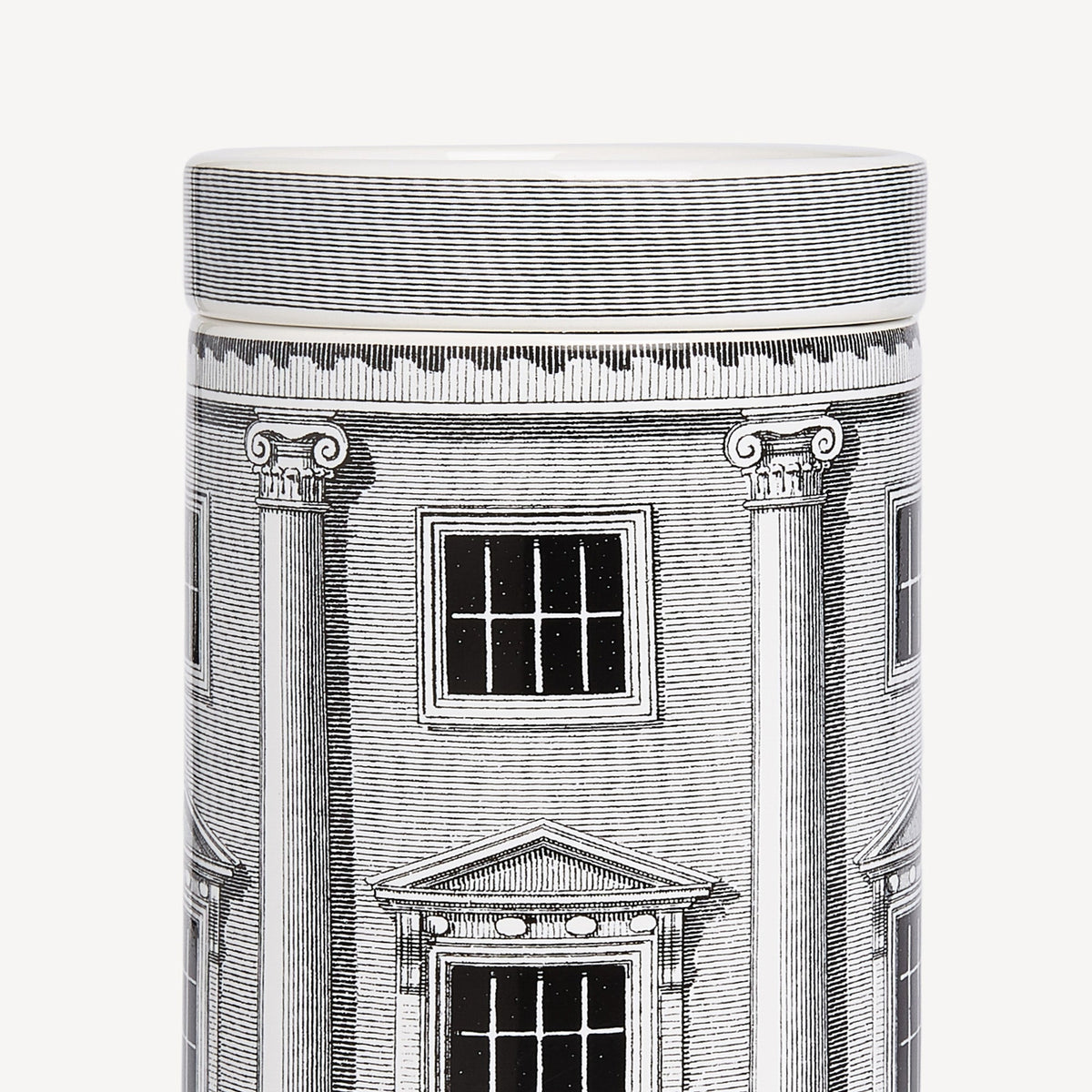 Fornasetti NEL MENTRE Tall Candle – Architettura, Immaginazione