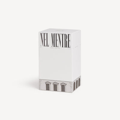Fornasetti NEL MENTRE Tall Candle – Architettura, Immaginazione