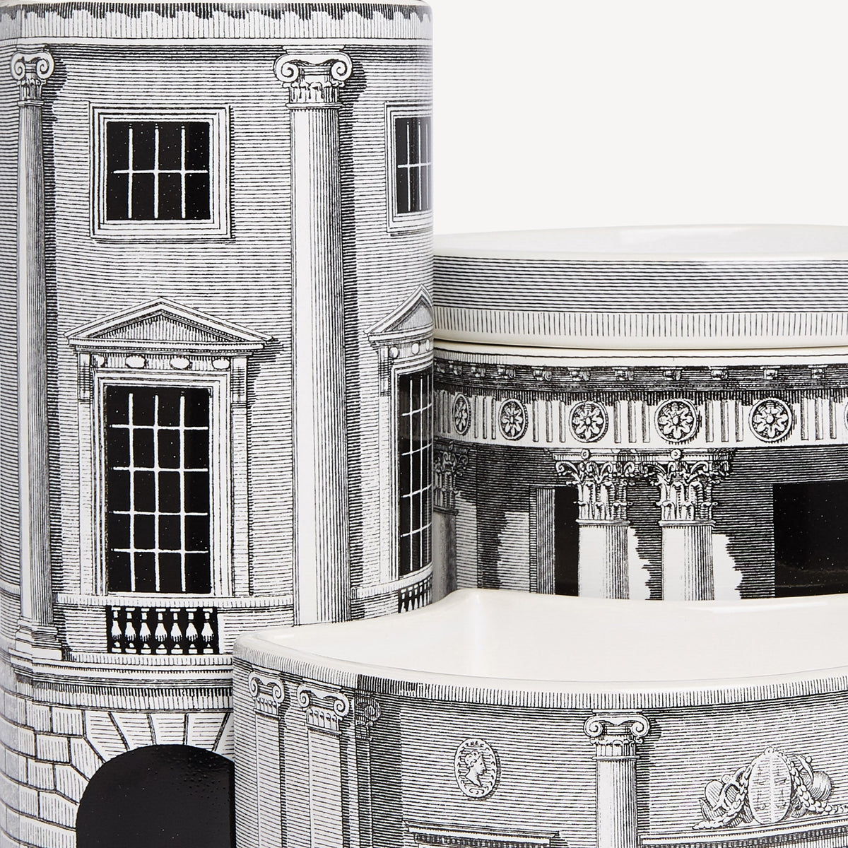 Fornasetti NEL MENTRE Set of 3 Candles – Architettura, Immaginazione