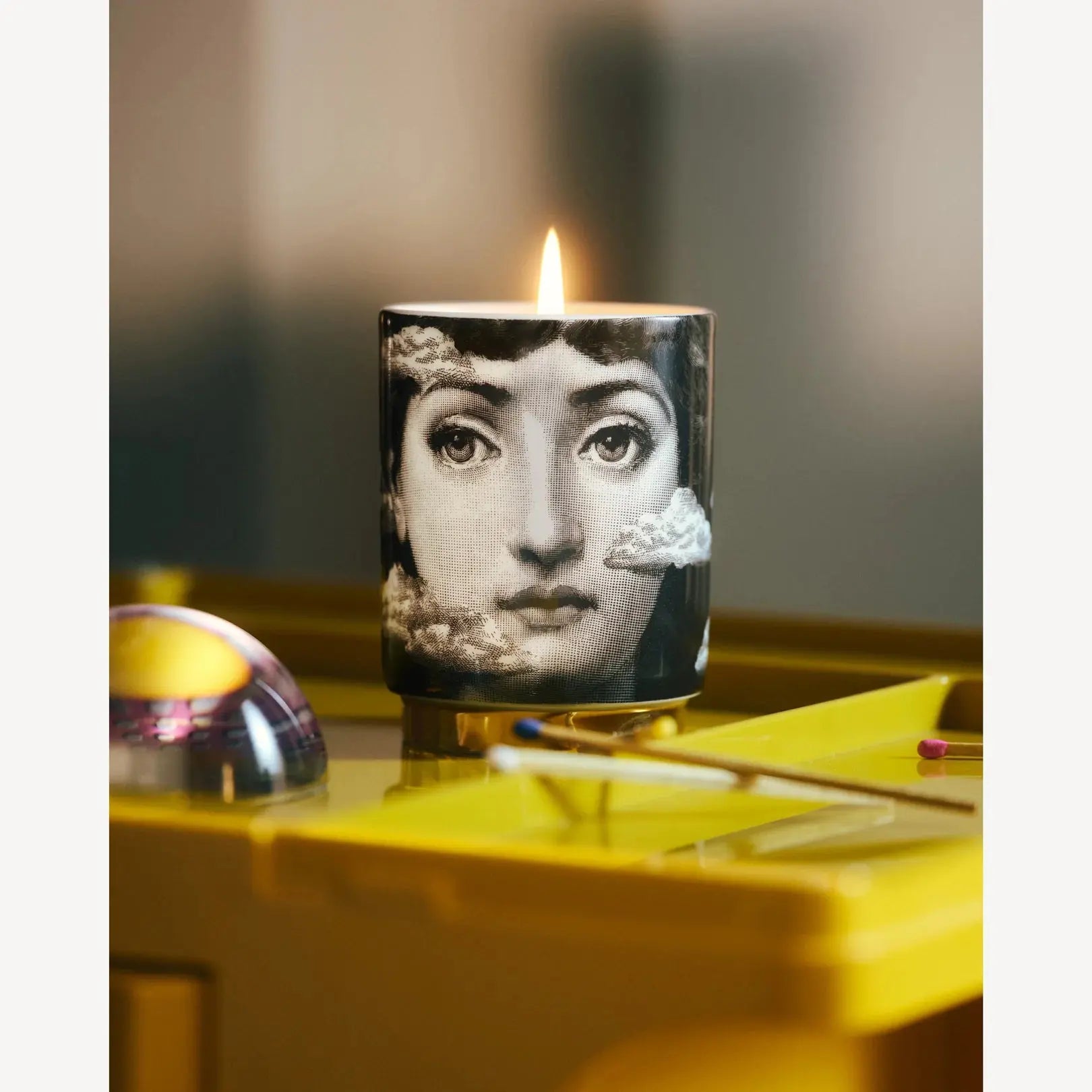 Fornasetti - Scented candle Tra le nuvole - Fragrance Immaginazione   