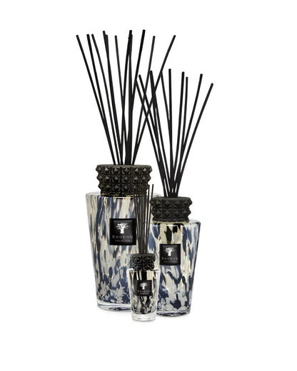 Baobab Collection TOTEM PEARLS BLACK decorative diffusers with black sticks and elegant ceramic caps.