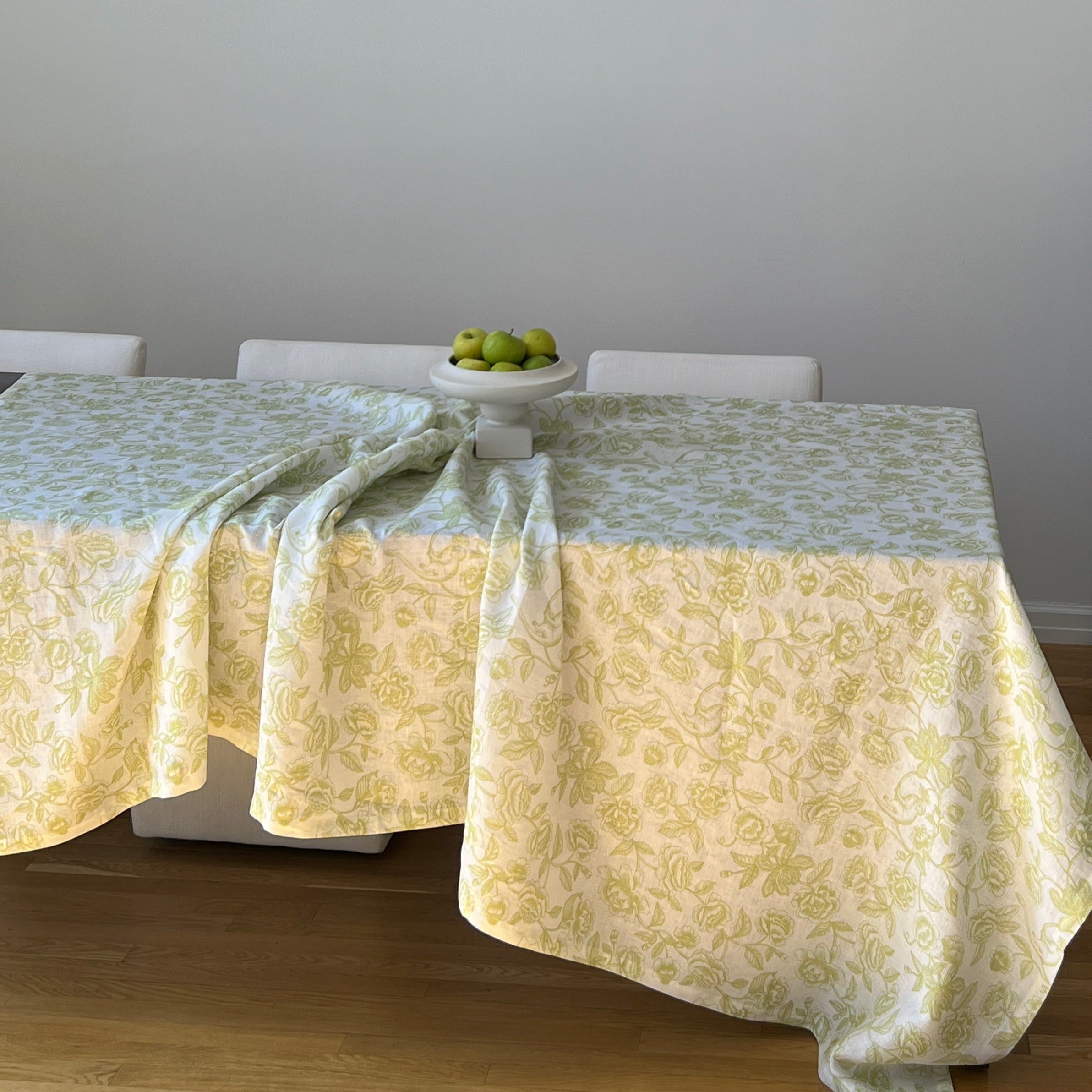 Ivory Flora Parlour Tablecloth Ro'Table