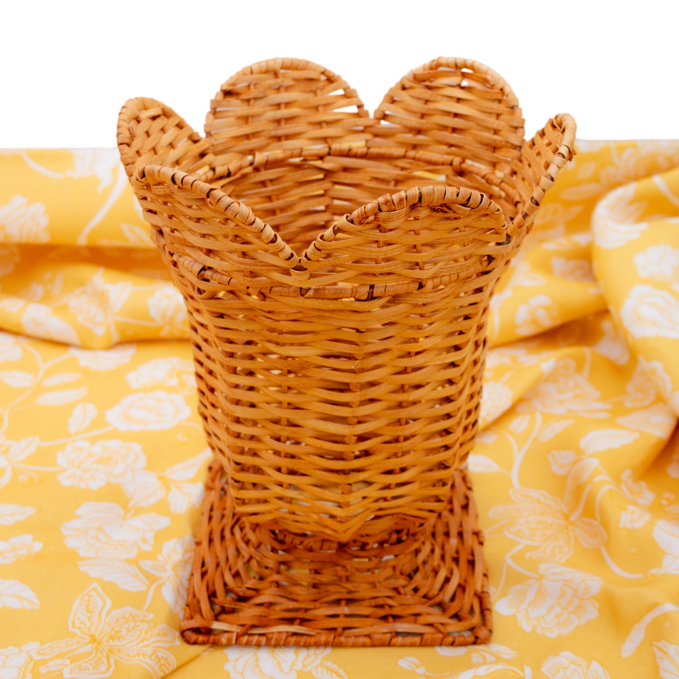 Natural Rattan Urn Vase Ro'Table