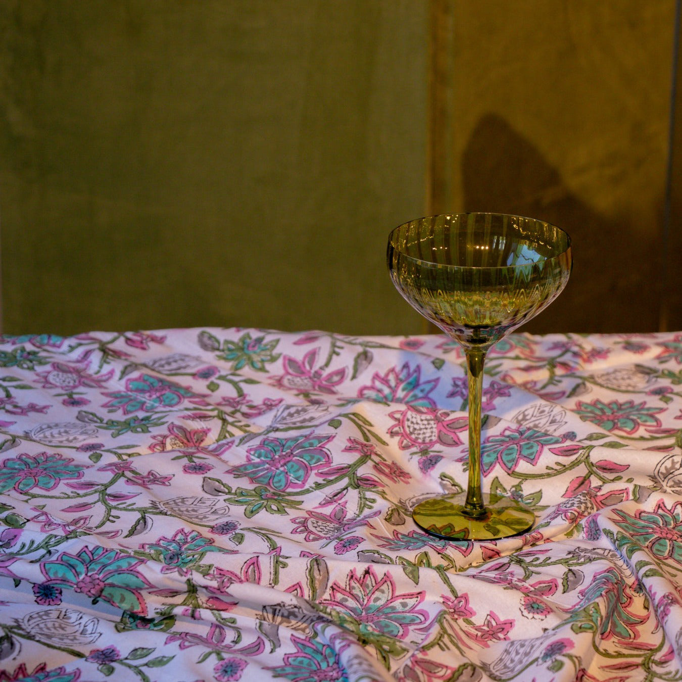 Pendula Petunia Tablecloth Ro'Table