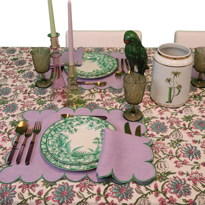 P for Primate Vase Ro'Table