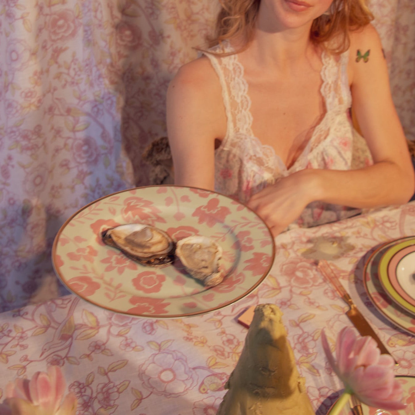 Pistachio & Lychee Leaf Dinner Plate - Set of 4 (+1 Bonus Plate) Ro'Table