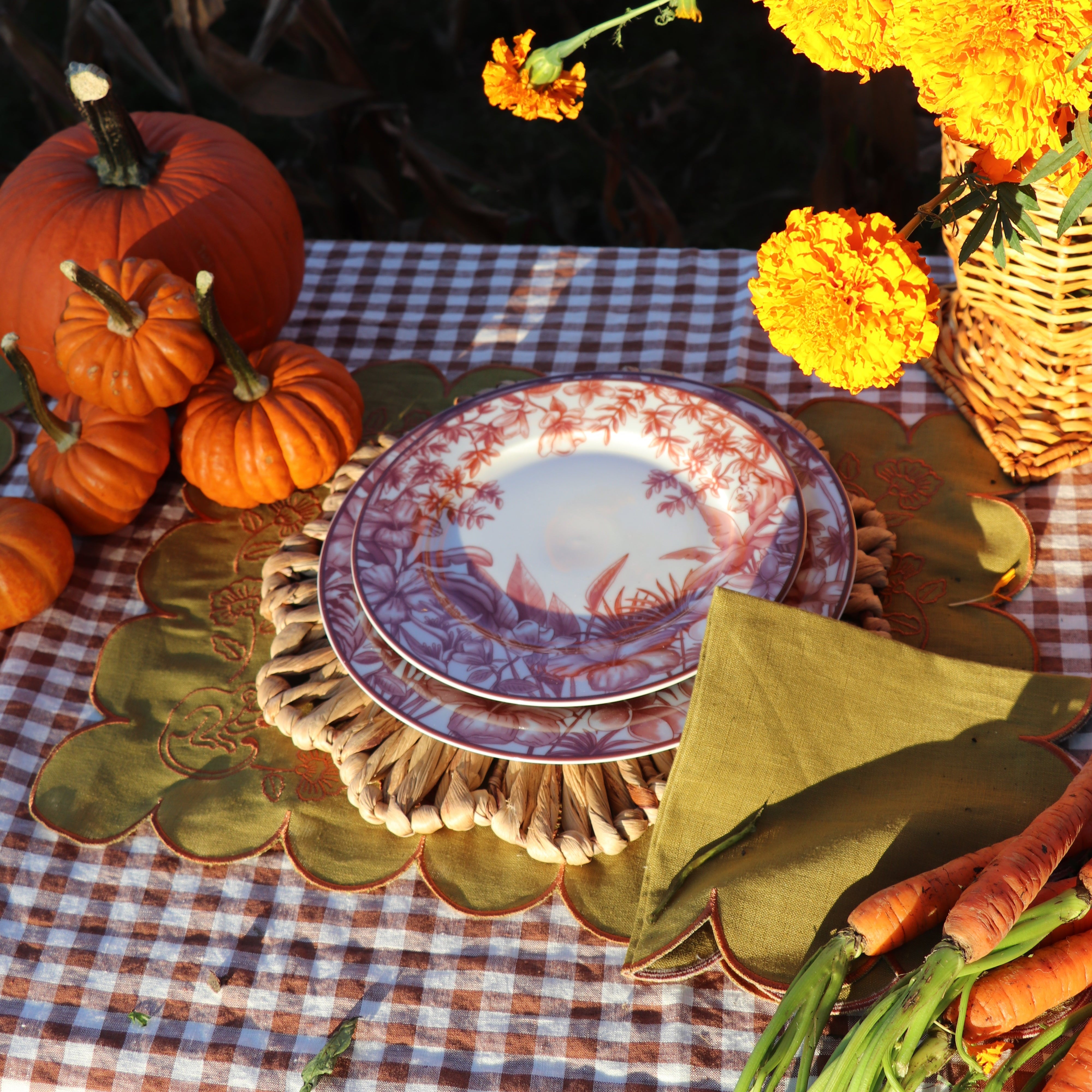 Sepia Estate Starter Plate - Set of 4 (+1 Bonus Plate) Ro'Table