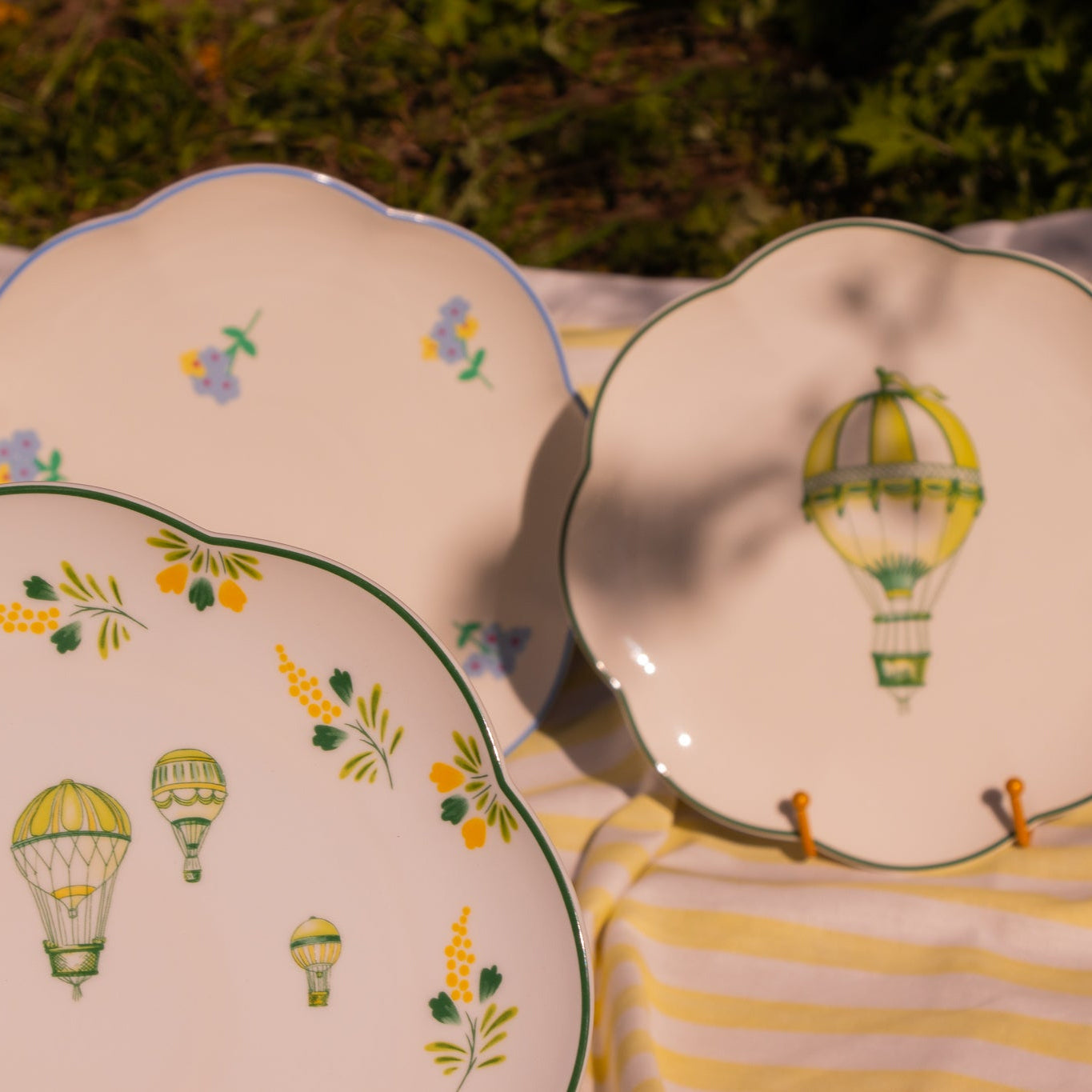 Valensole Lavender Scalloped Starter Plate - Set of 4 (+1 Bonus Plate) Ro'Table