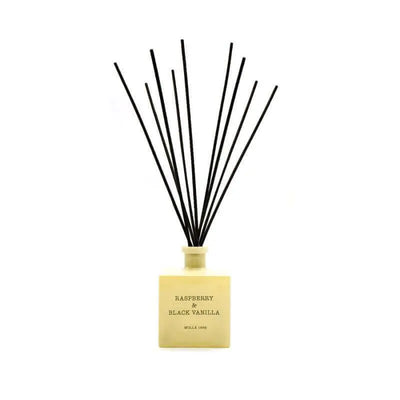 Cereria Molla - Premium Reed Diffuser - Raspberry and Black Vanilla   