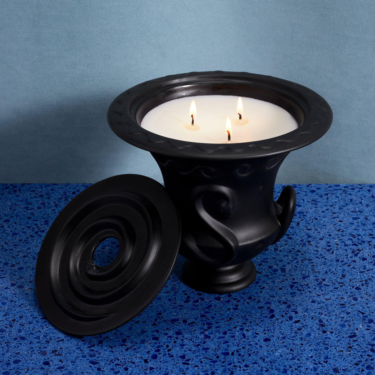 Pantheon Hydra Veti-Vert 3-Wick Candle – Black by L'Objet