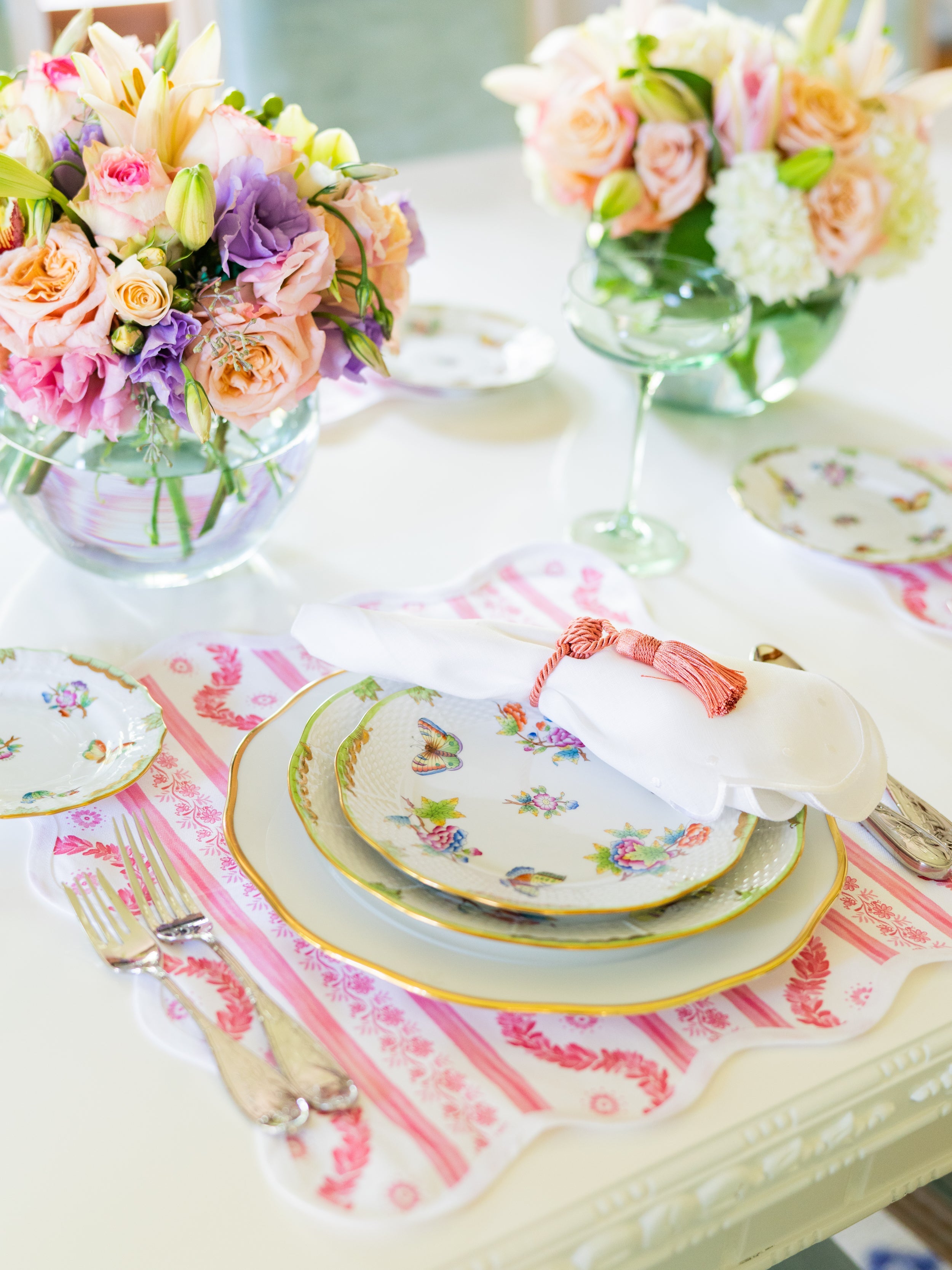 Square Scalloped Placemat | Boxwood Garden - Rose