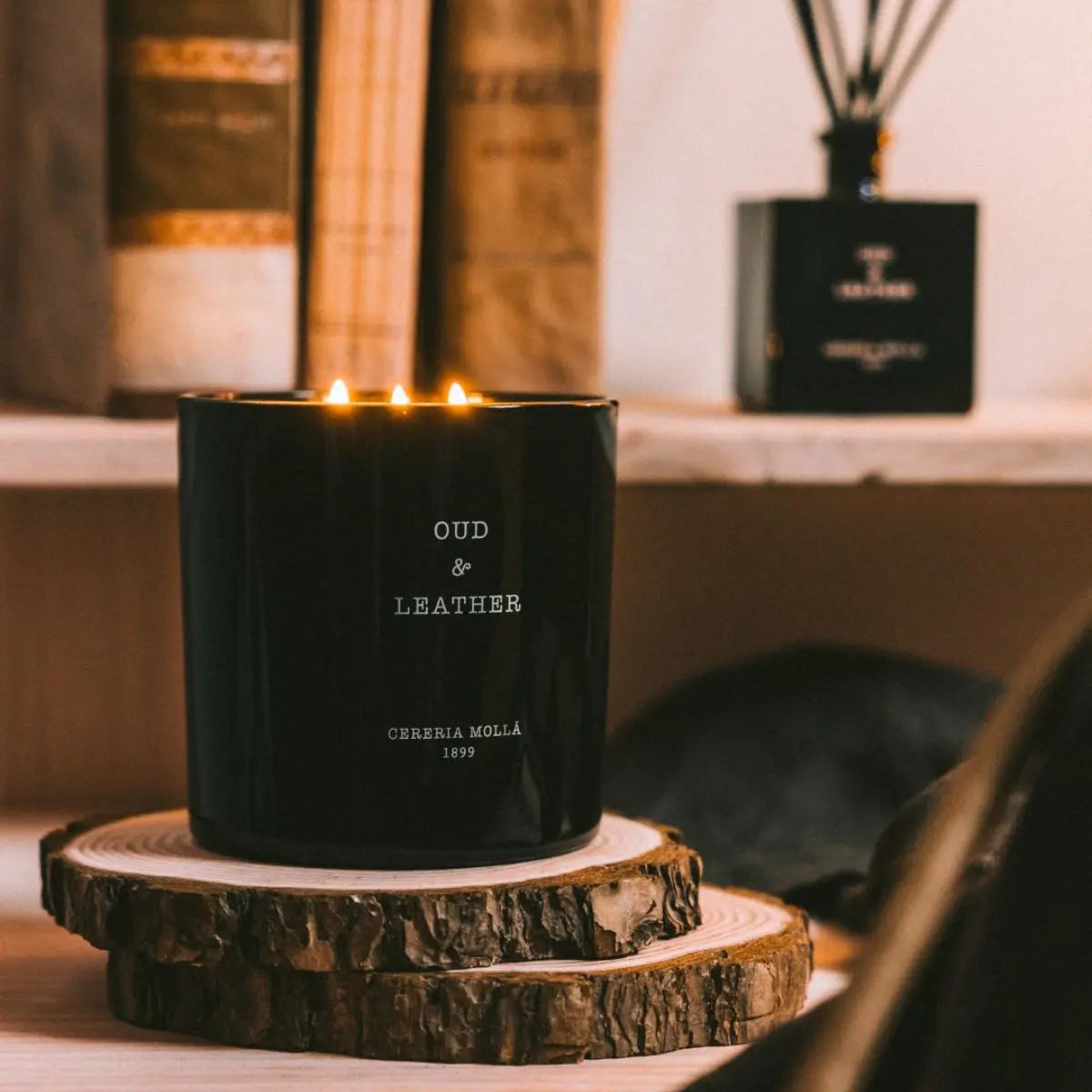 Cereria Molla - Oud & Leather 21 oz/600 gm. XL Candle   