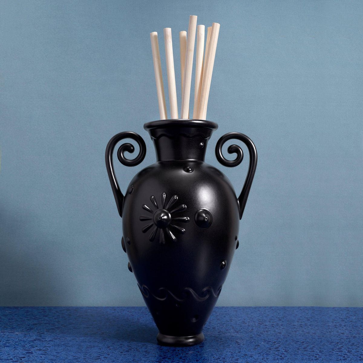 Pantheon Orpheus Amphora Veti-Vert Diffuser Set – Black by L'Objet