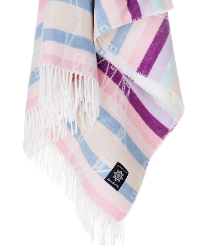 Hunaaneeká (Spring) Blanket