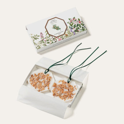 Carrière Frères - Cedar Botanical Palets